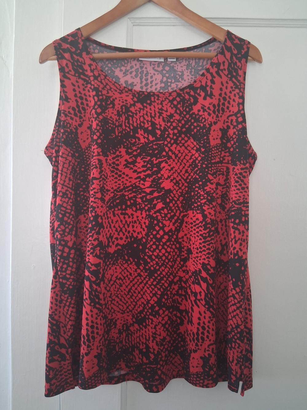 Susan Graver Abstract Print Sleeveless Top L Red Black Stretch Blouse